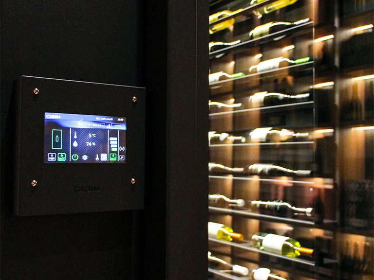 Bodega refrigerada equipada con maquinaria frigorífica CIBIN · monobloques, centrales y unidades condensadoras para frío comercial