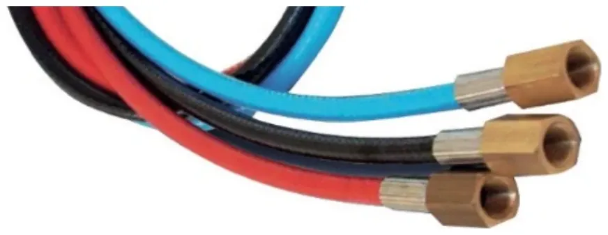 Tubo capilar termoplástico de 2 mm de la serie 070/01, en negro, rojo y azul, con racores de latón